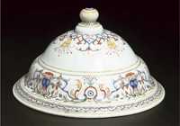 circa 1740 A famille rose export cheese cover